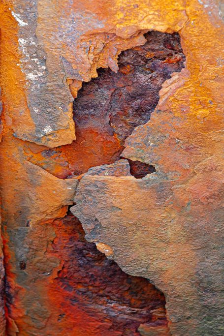 Rost 07 Rostige Oberflächen mit Farbveränderungen und abblätterndem Material.